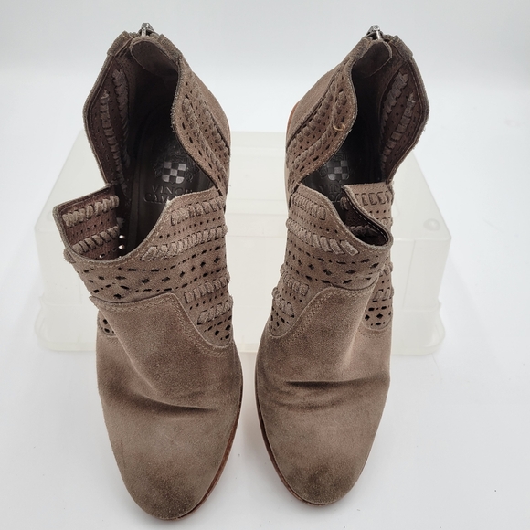 Womans Vince Camuto Prasata Tan Suede Cut out Ankle Booties ZIp Back Size 8/38 - Picture 2 of 14